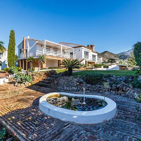 Tamarindos - Stunning With Private Pool & Outside Space- Lual Villa
