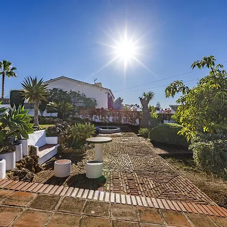Villa Tamarindos - Stunning With Private Pool & Outside Space- Lual