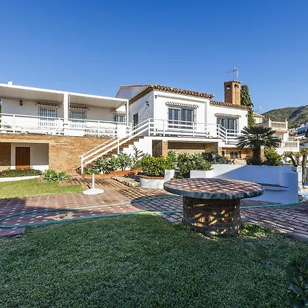 Tamarindos - Stunning With Private Pool & Outside Space- Lual Villa Nerja