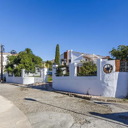 Villa Tamarindos - Stunning With Private Pool & Outside Space- Lual