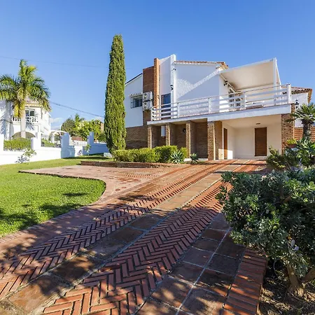 Villa Tamarindos - Stunning With Private Pool & Outside Space- Lual Nerja